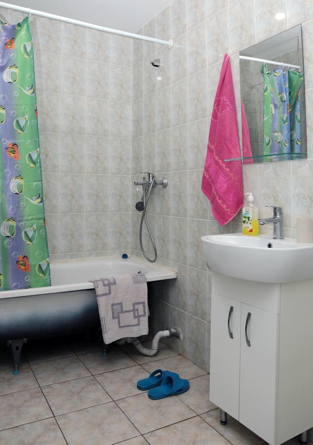 Hostel Raduga Kiev Esterno foto